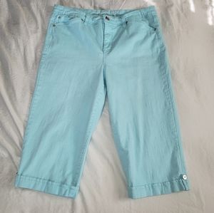 Gloria Vanderbilt Skimmer Capris size 12